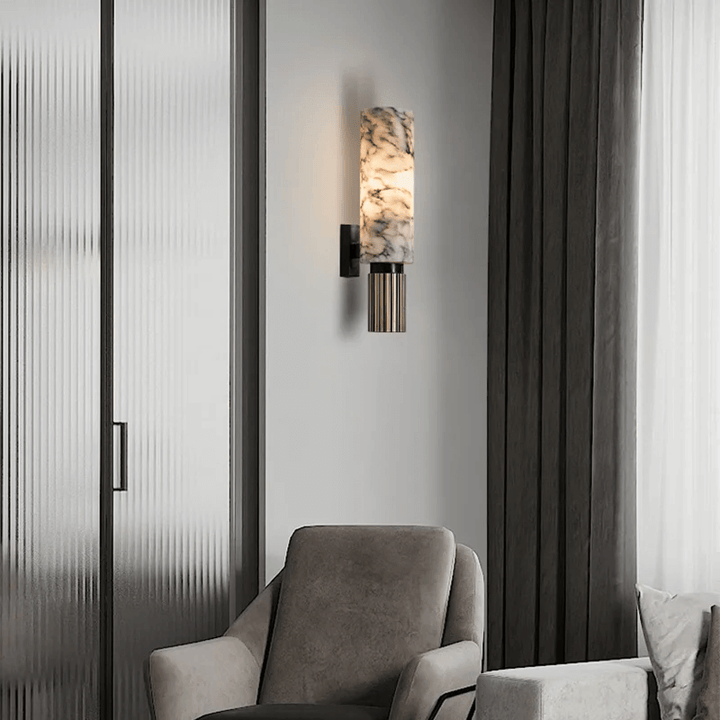 Designerski kinkiet ścienny z marmurową podstawą