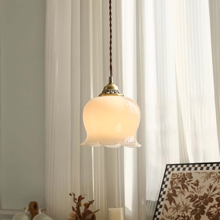 Wisząca lampa Konwalia z widokiem od dołu