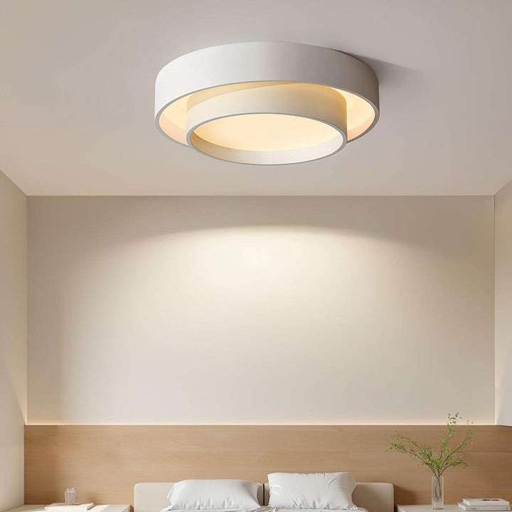 Designerska lampa sufitowa LED z bliska