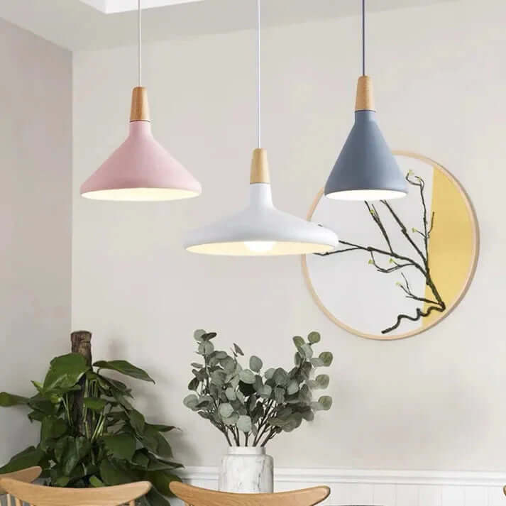 Stożkowa lampa wisząca w stylu francuskim