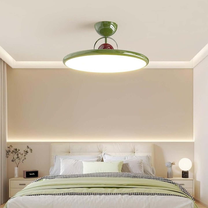 Nowoczesna lampa sufitowa LED beżowa z bliska