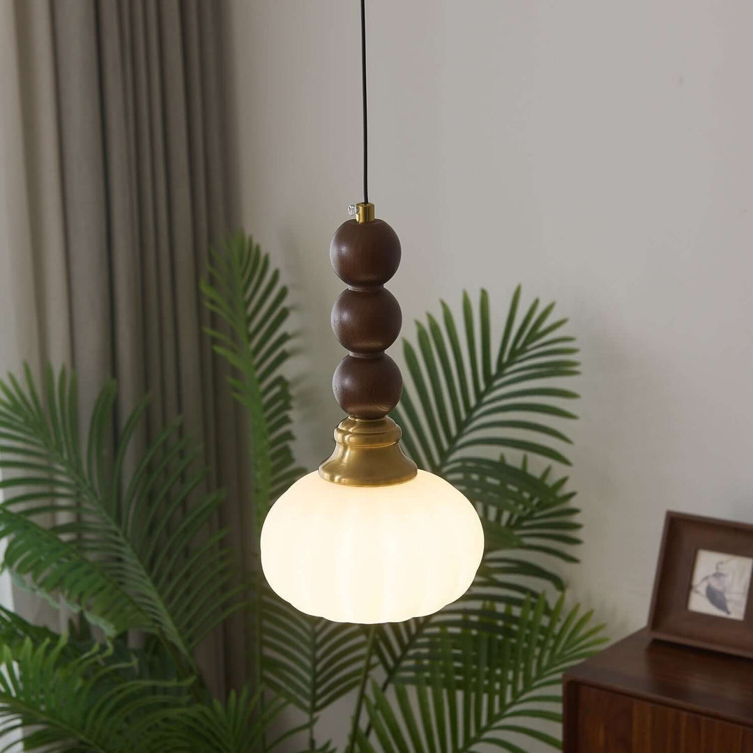 Elegancka szklana, drewniana i metalowa lampa wisząca