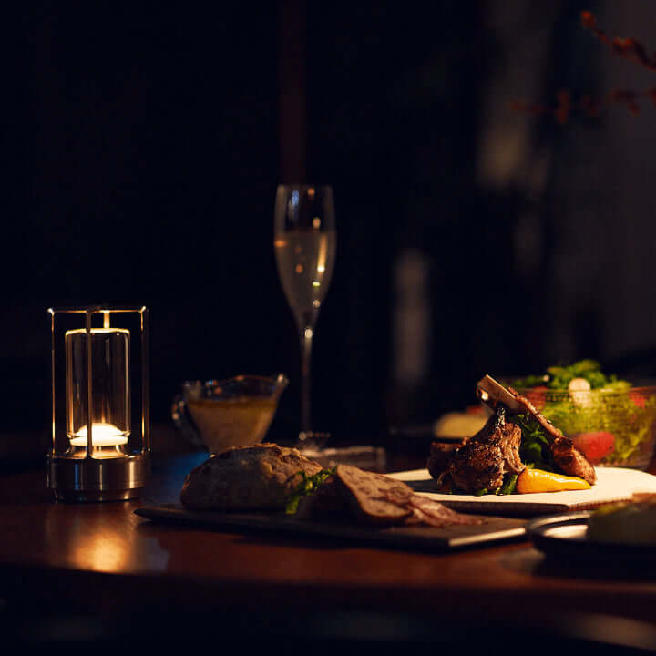 Bezprzewodowa lampa stołowa Qandlelight™ - ładowana