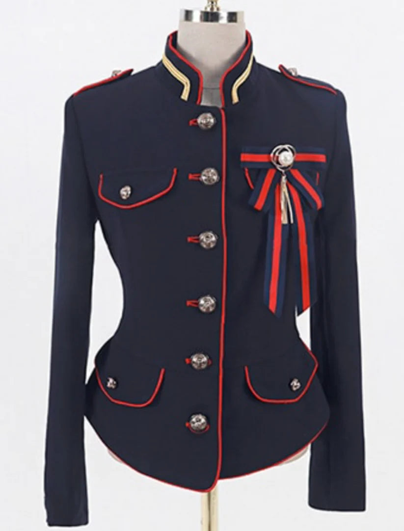 Przedstawienie mody kurtki wojskowej damskiej Cheyenne w kolorze granatowym