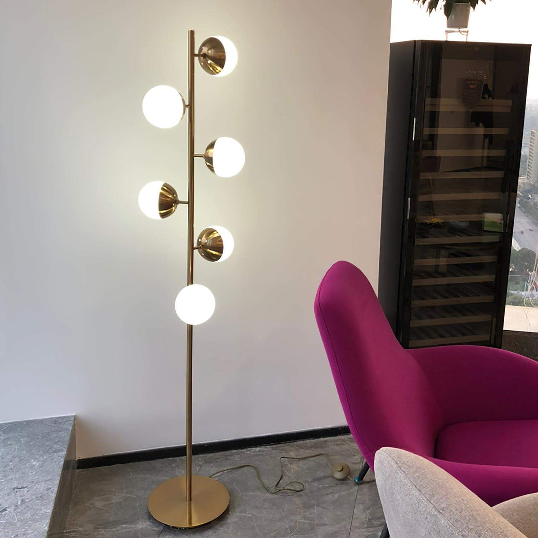 Elegancka lampa stojąca do salonu