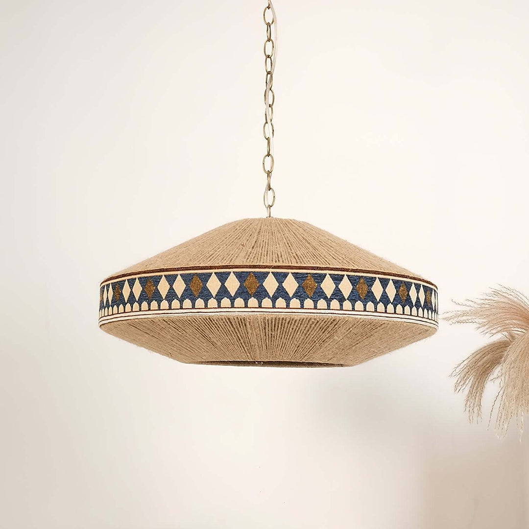 Lampa wisząca boho z frędzlami w kolorze pomarańczowym