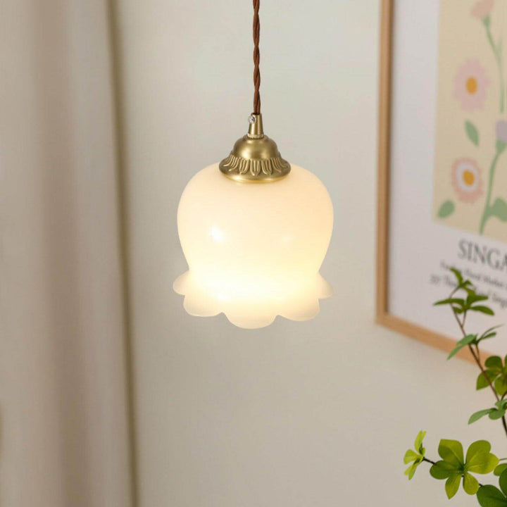 Wisząca lampa Konwalia – łatwa w montażu