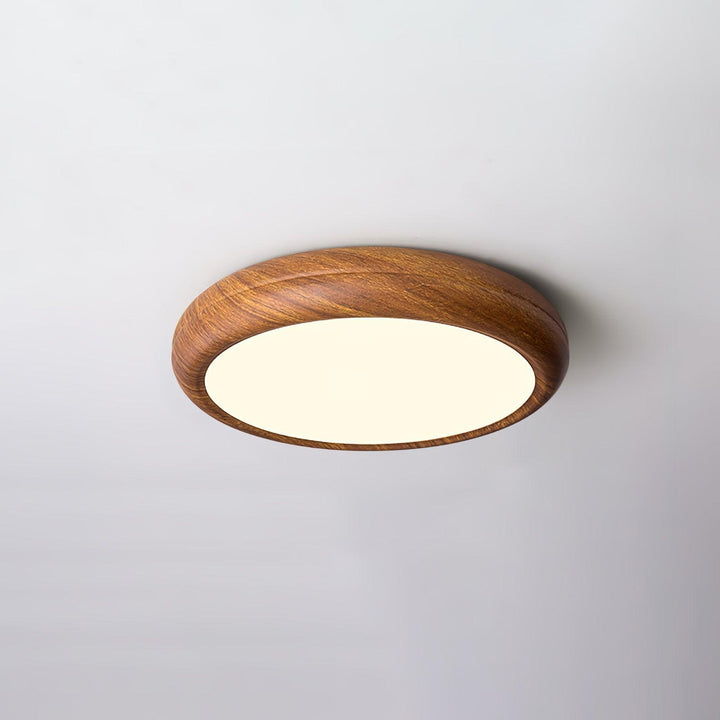 Lampa sufitowa okrągła drewniana, w nowoczesnym salonie
