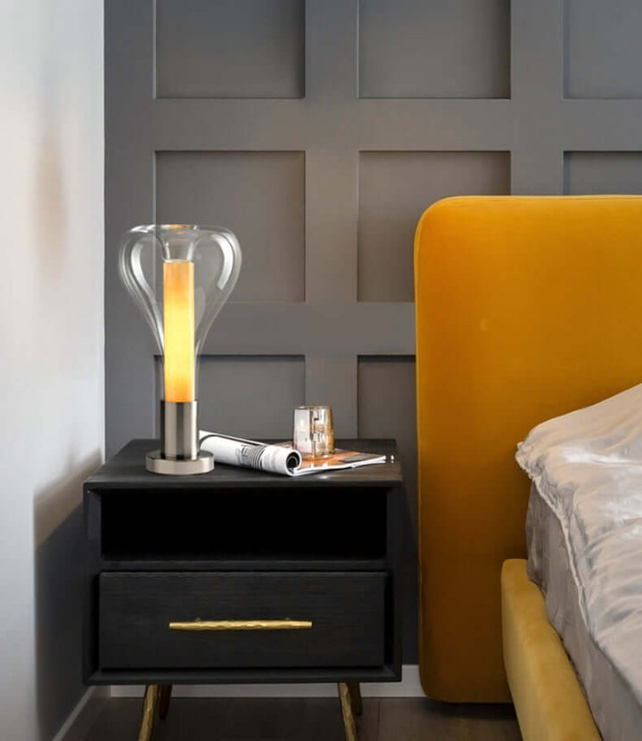 Lampa stołowa z unikalnym designem szkła