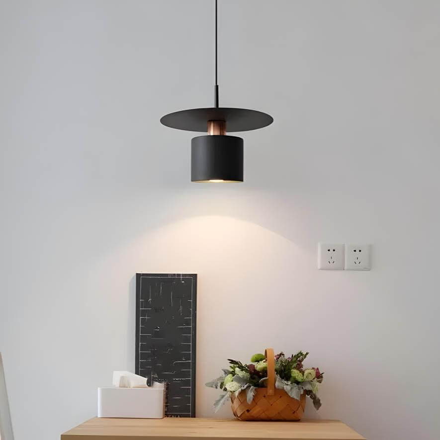 Nowoczesna lampa wisząca w czarnym kolorze