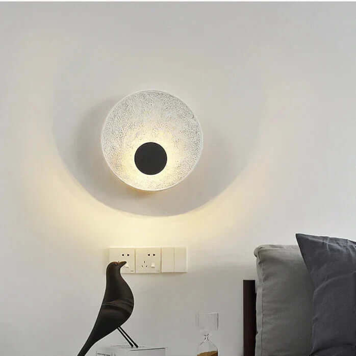 Designerska lampa ścienna w formie księżyca