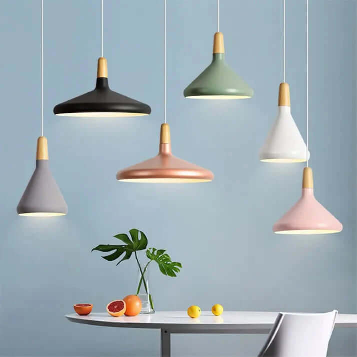 Stożkowa lampa wisząca w stylu francuskim