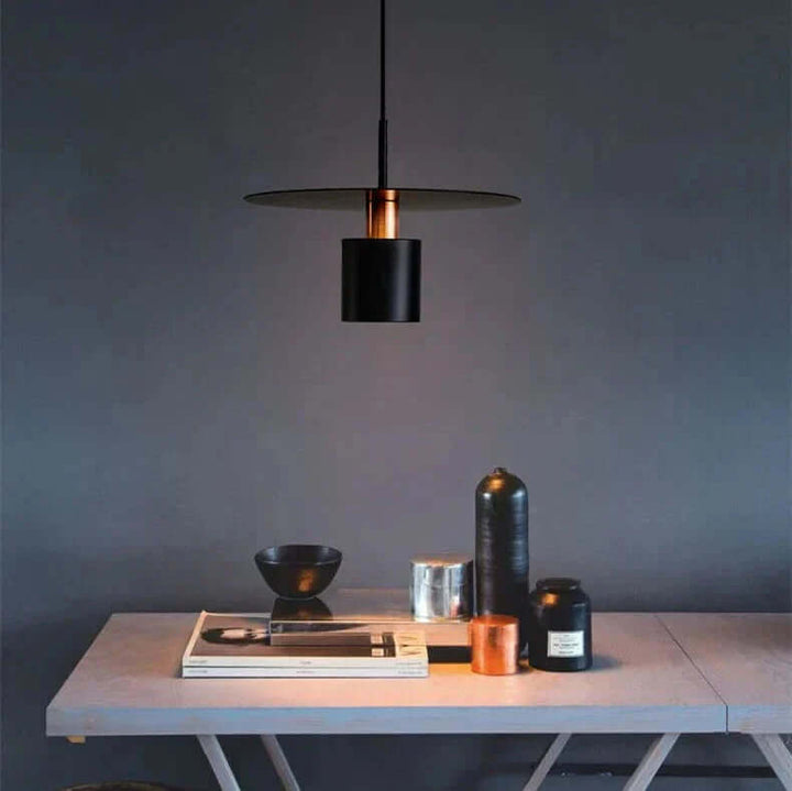 Minimalistyczna lampa wisząca z regulacją wysokości