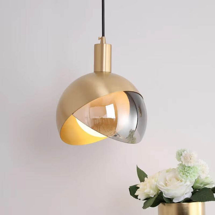 Złota Lampa Wisząca z Przydymionego Szkła