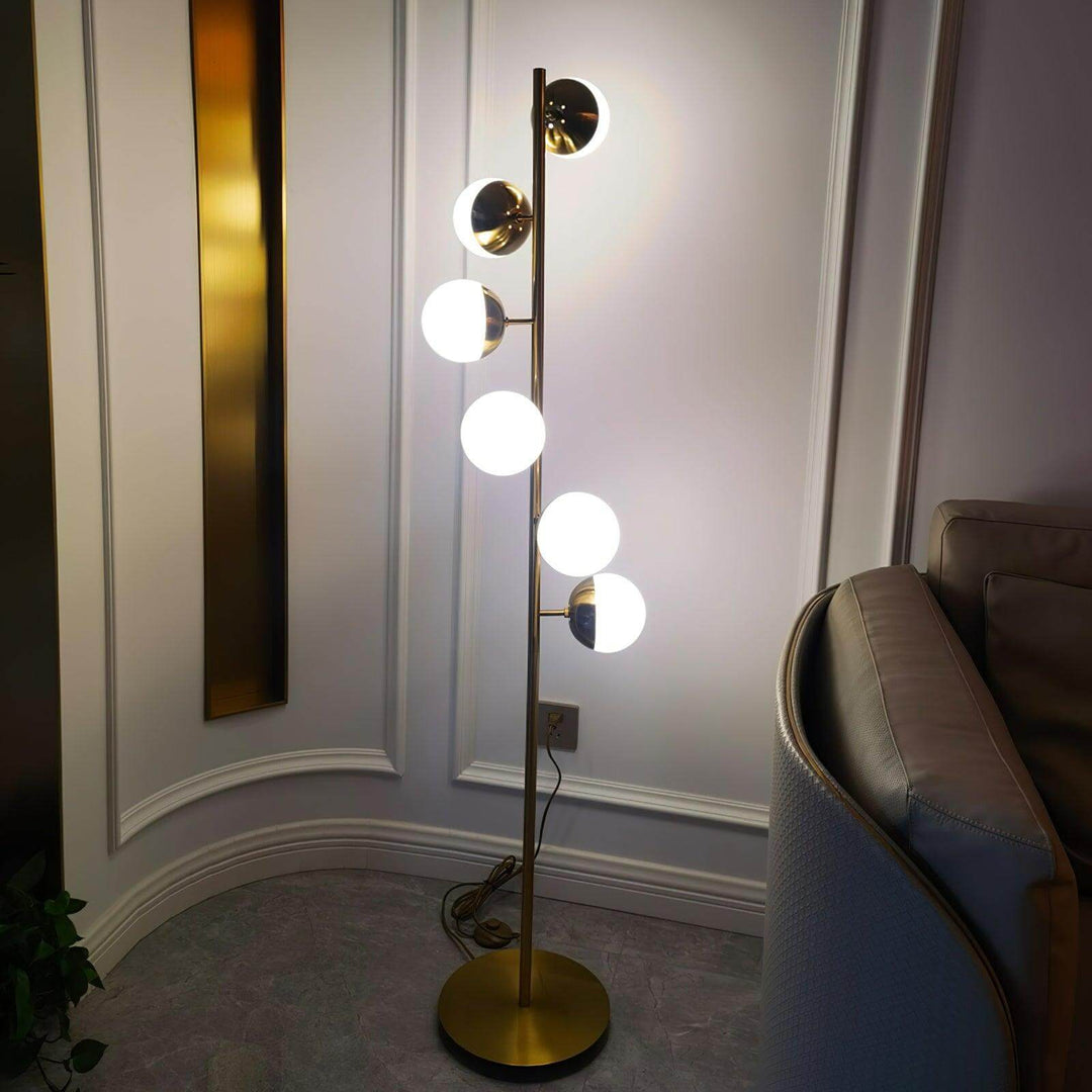 Lampa stojąca z regulacją temperatury barwowej