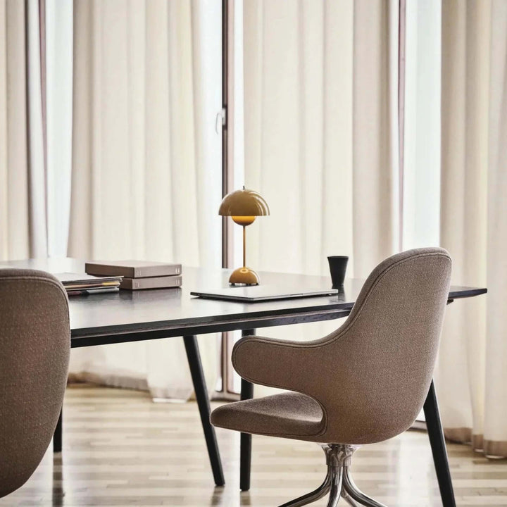 Lampa Stołowa z Przyciemnianiem LED AuroraGlo™