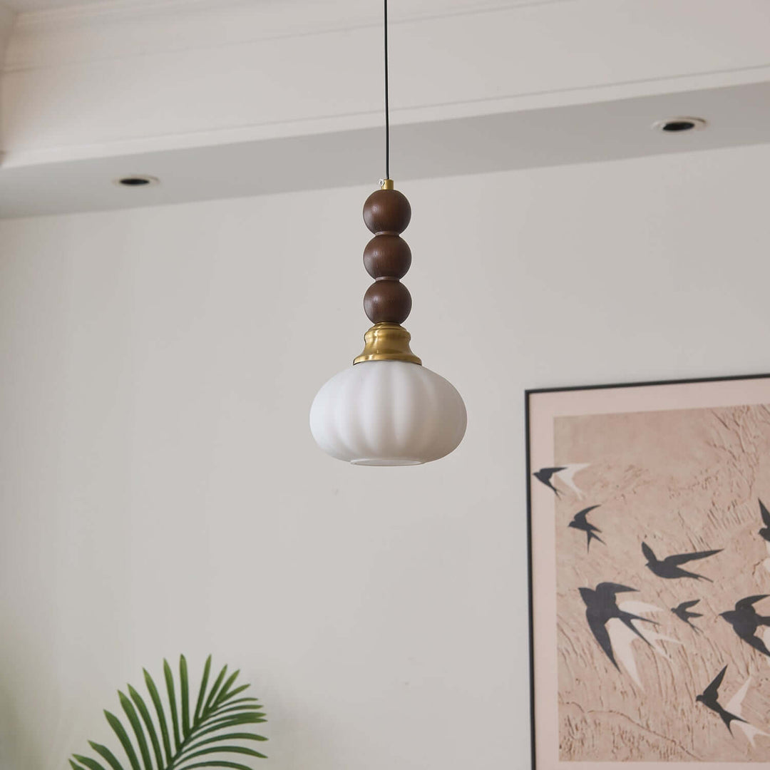 Elegancka szklana, drewniana i metalowa lampa wisząca