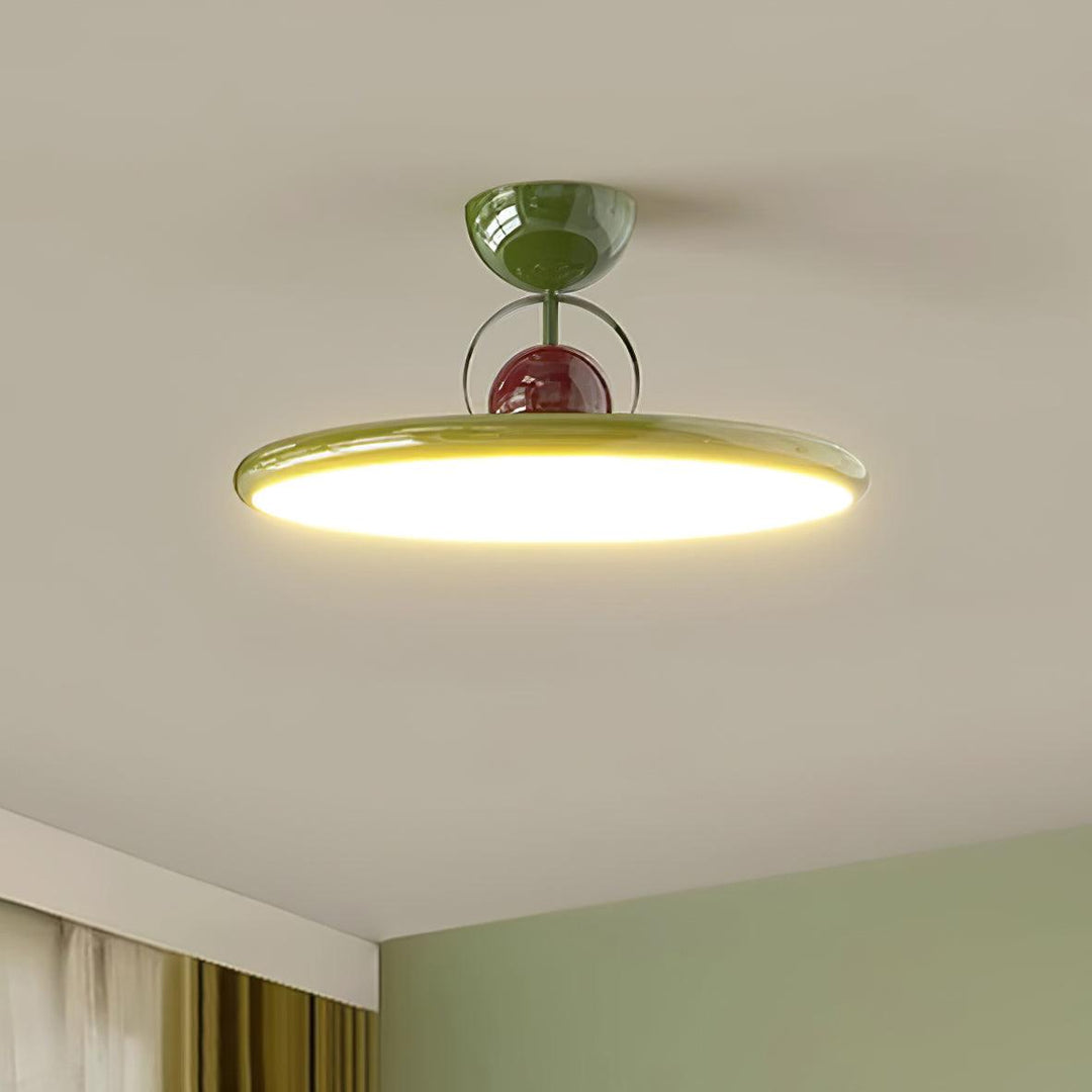 Nowoczesna lampa sufitowa LED z włączonym światłem