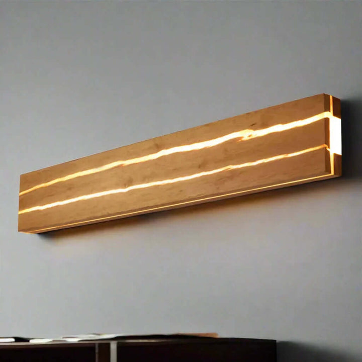 Nowoczesna drewniana lampa ścienna, eleganckie oświetlenie domu