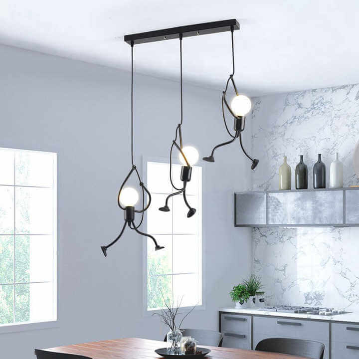 Lampa wisząca dla dzieci z figurką lalki – dekoracyjna