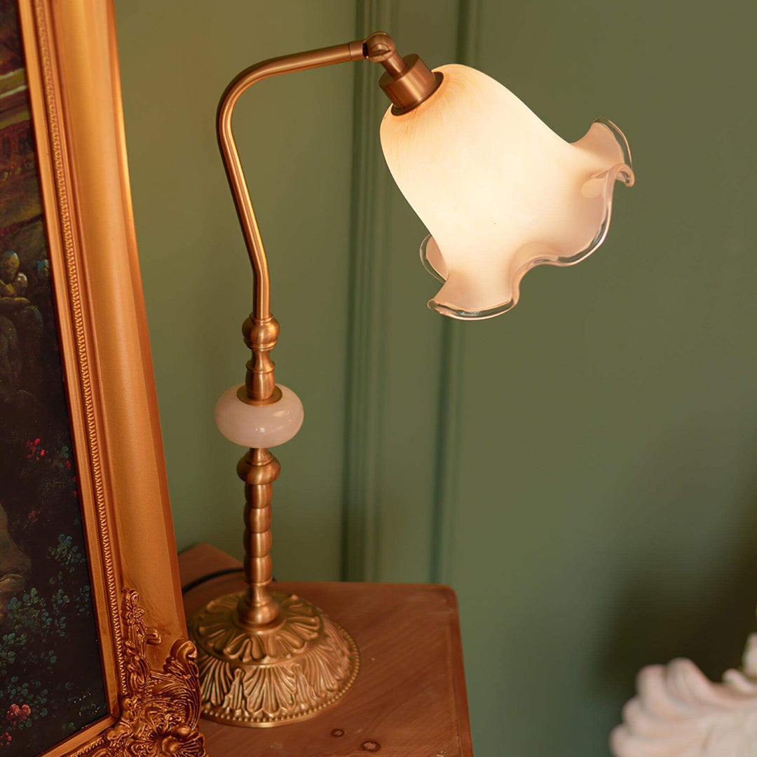 Mosiężna lampa stołowa w kształcie tulipana