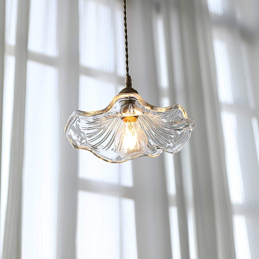 Kwiatowa szklana lampa wisząca z różowym kloszem