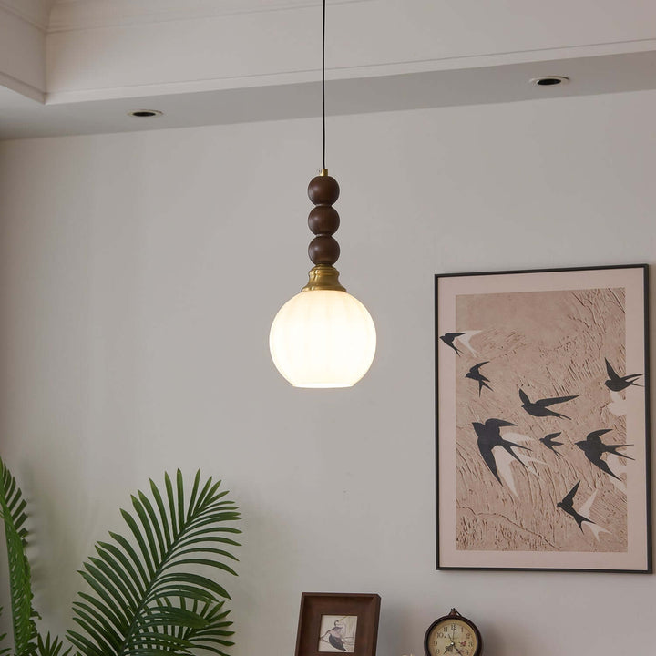 Elegancka szklana, drewniana i metalowa lampa wisząca