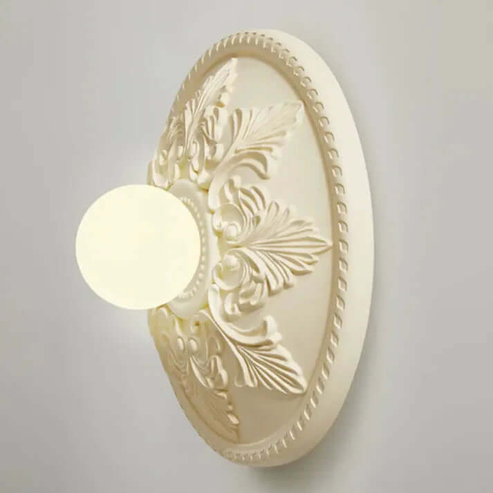 Nowoczesna lampa ścienna z żywicy w kolorze mlecznej kawy