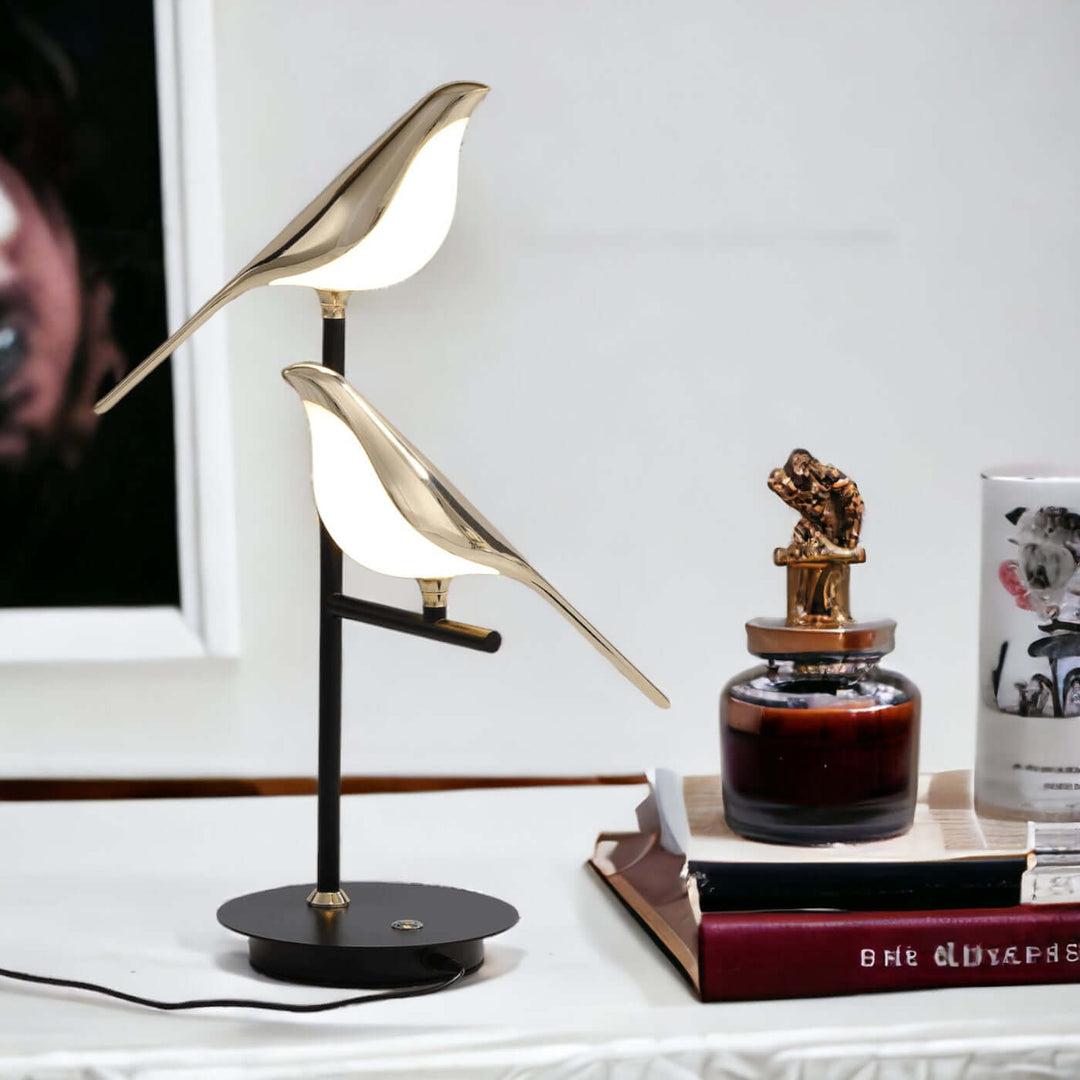 Lampka biurkowa LED w minimalistycznym stylu nordyckim