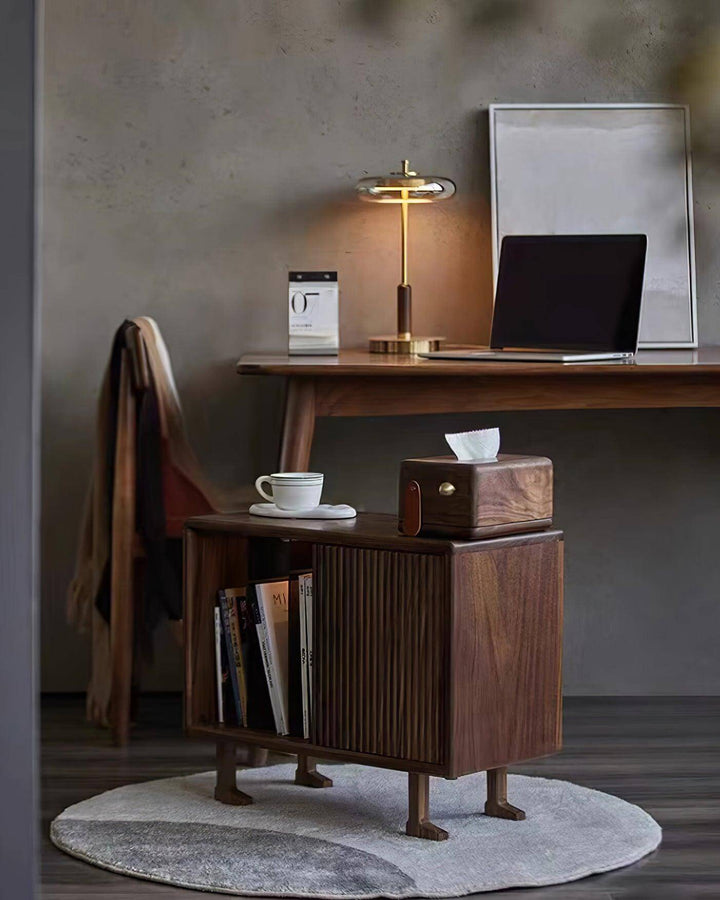 Nowoczesna lampa stołowa LED Ronaldo w studio