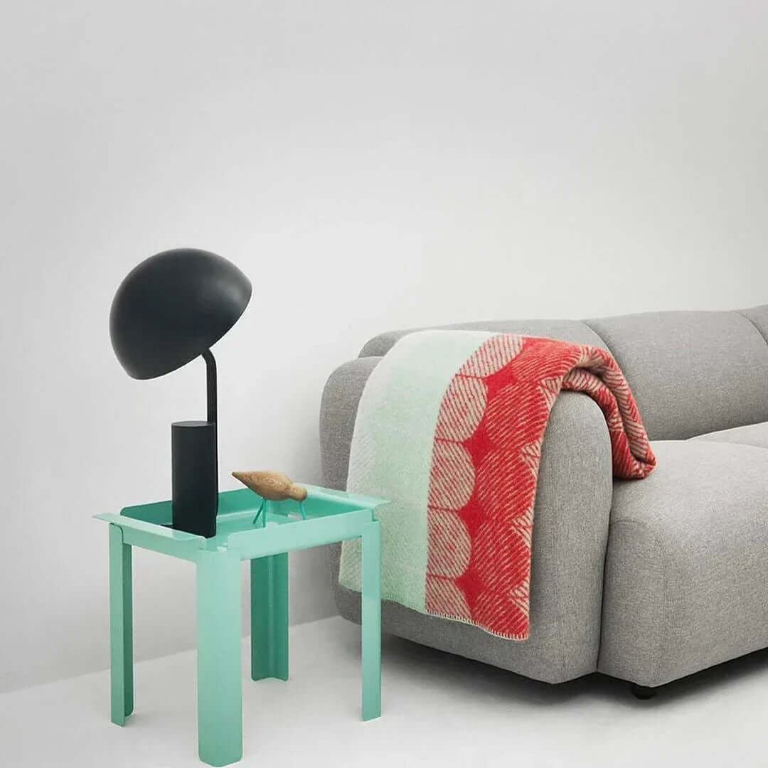 Lampa stołowa z efektem odbicia światła