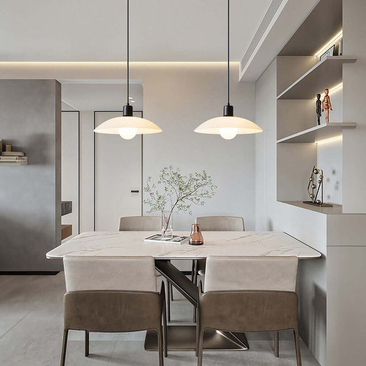 Minimalistyczna Lampa Wisząca z Białego Hartowanego Szkła