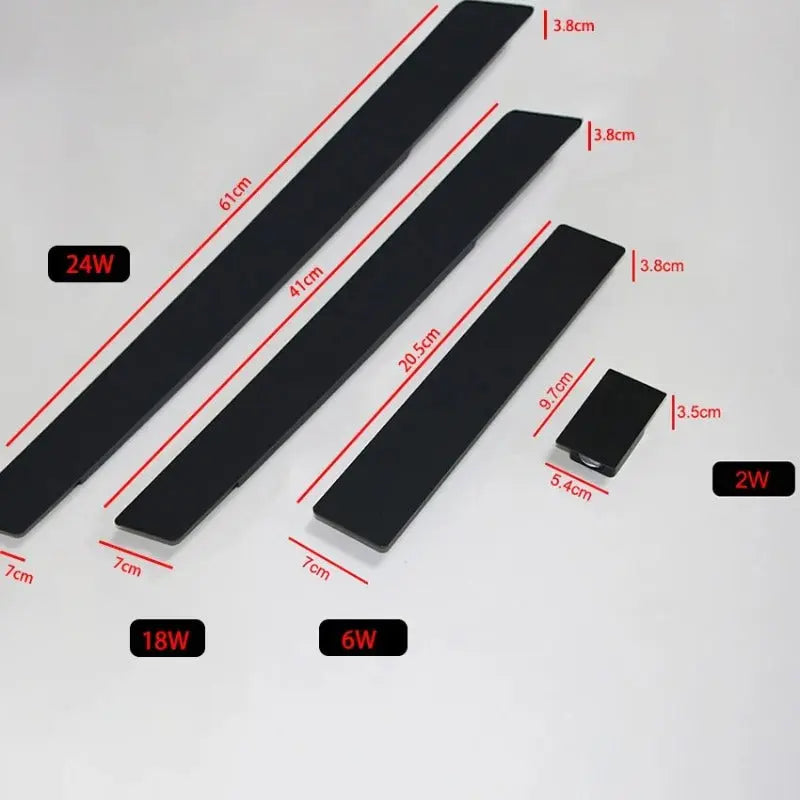 Nowoczesna, wodoodporna lampa ścienna LED, elegancki design, odporna na warunki atmosferyczne, do ogrodu lub tarasu.