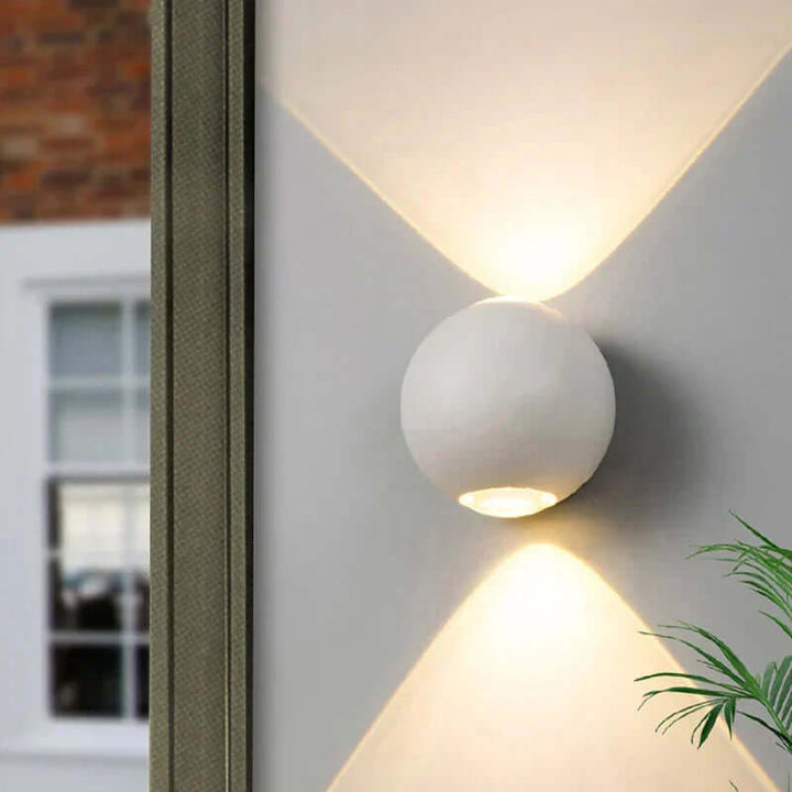 Kula Ścienna Aluminiowa - Nowoczesne Oświetlenie Wnętrz