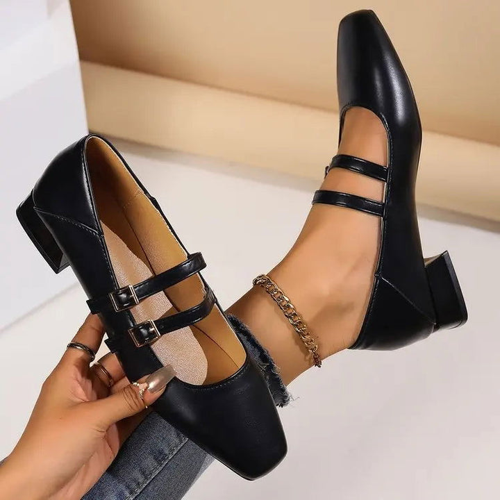 Baleriny z podwójnymi paskami, eleganckie damskie buty na płaskim obcasie.