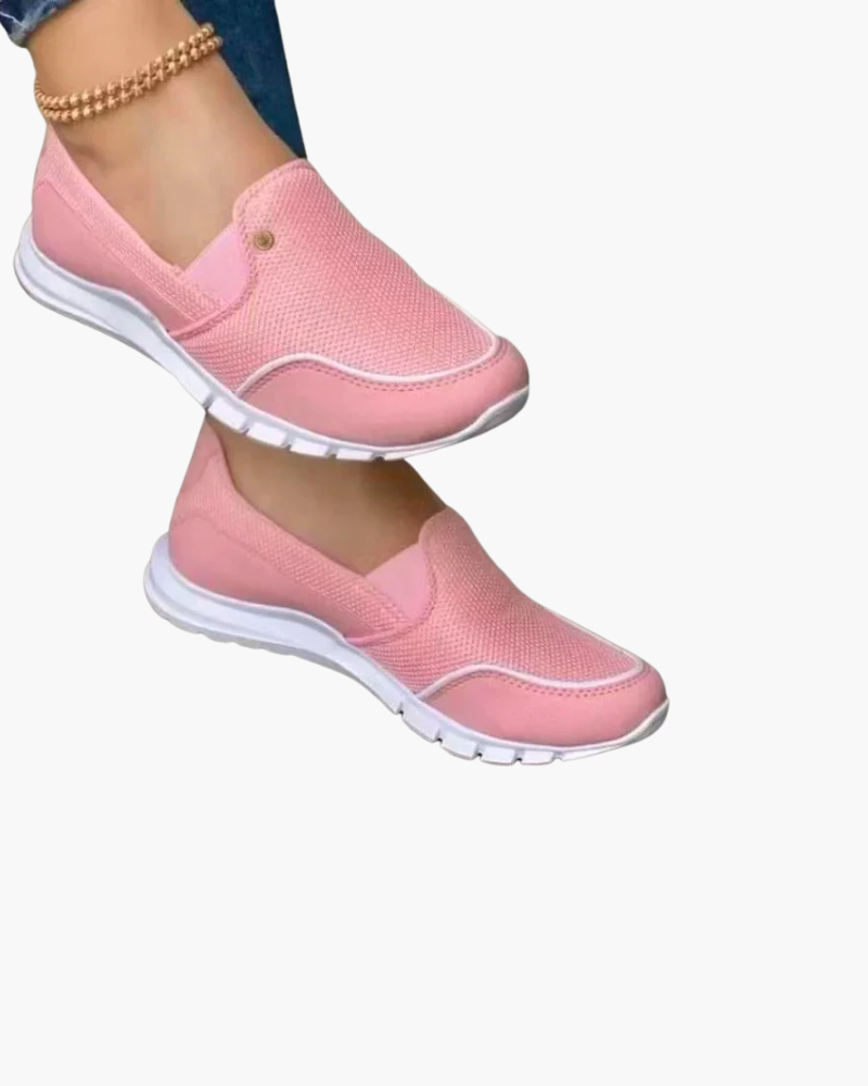 Beżowe damskie trampki wsuwane, nowoczesny, oddychający design, lekkie i wygodne, idealne do casualowych stylizacji.