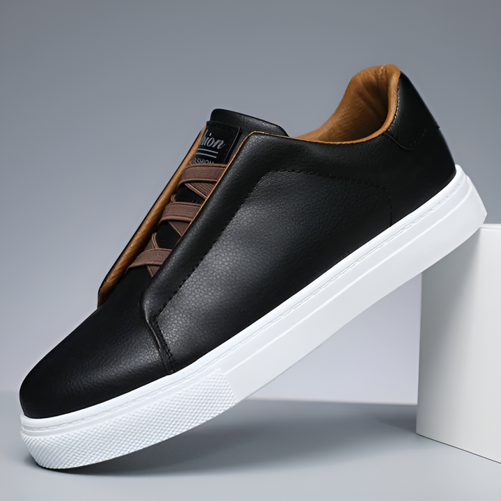 Męskie skórzane sneakersy w biało-brązowym kolorze, klasyczne, eleganckie i wytrzymałe, zaprojektowane z myślą o komforcie i stylu.