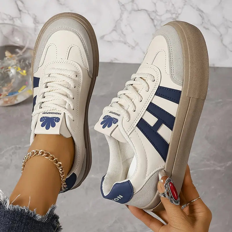 Nowoczesne, eleganckie i wygodne damskie sneakersy Lourdes z antypoślizgową podeszwą, idealne do miejskich stylizacji i codziennego komfortu.