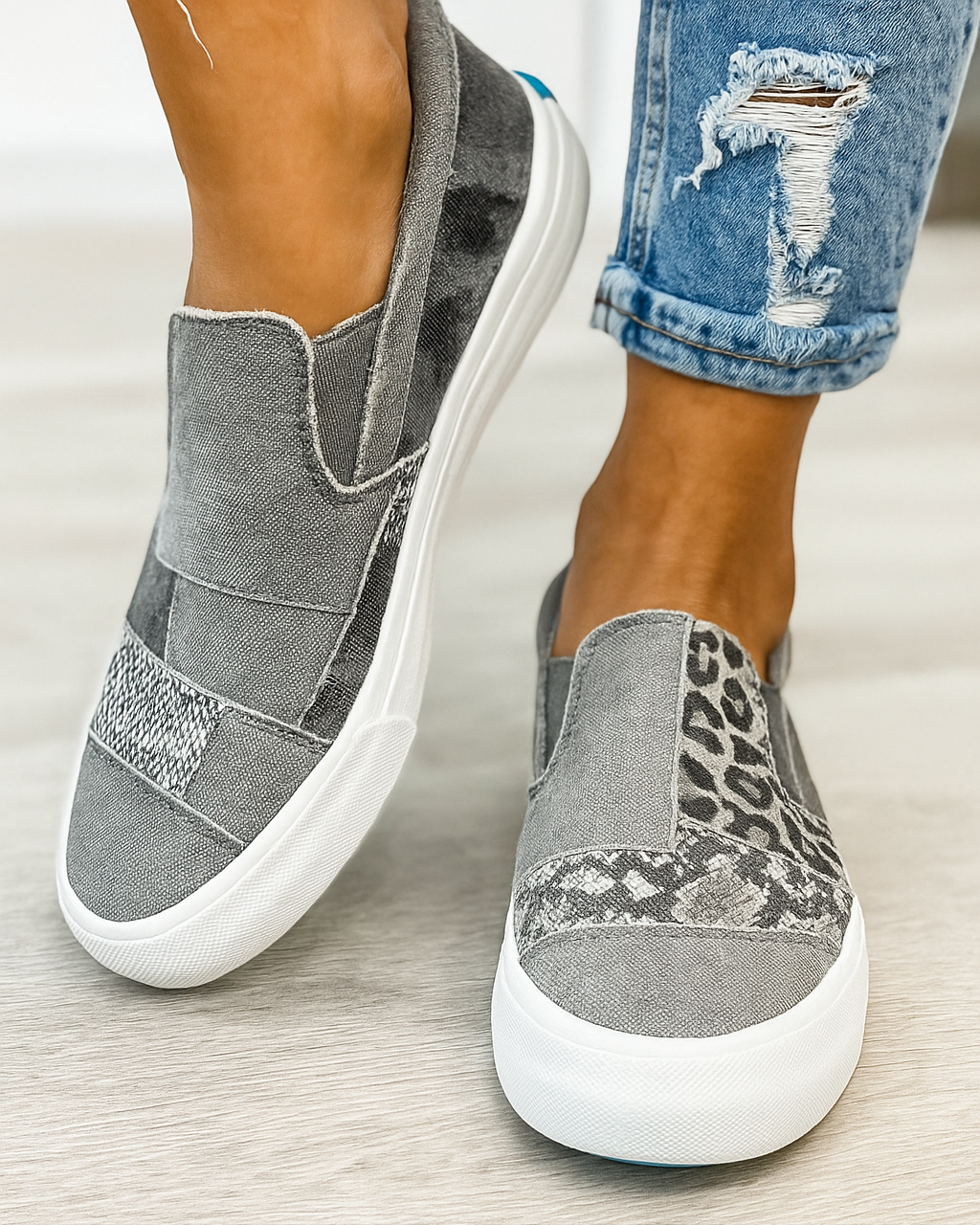 Damskie wsuwane trampki z nadrukiem, odważny wzór cętki, węża i kamuflażu, optymalny komfort, łatwe do założenia.