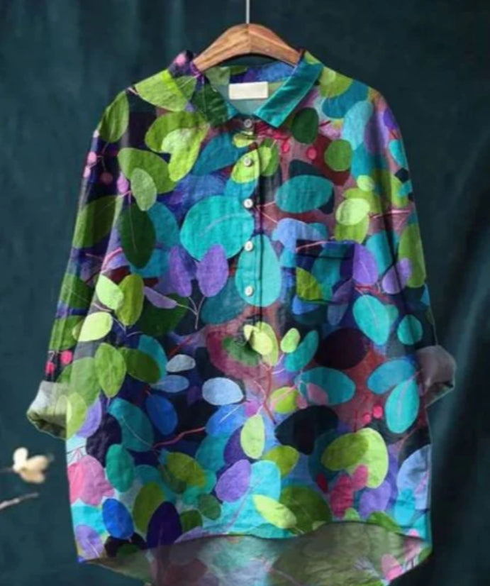 Jedwabna bluzka z kwiatowym wzorem, długimi rękawami, dekoltem w serek, elegancka i wygodna, na każdą okazję.