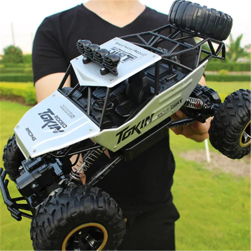 Terenowy buggy RC 4WD ze światłami LED, idealny dla dzieci; kolor czarny, duże koła terenowe, 37cm.