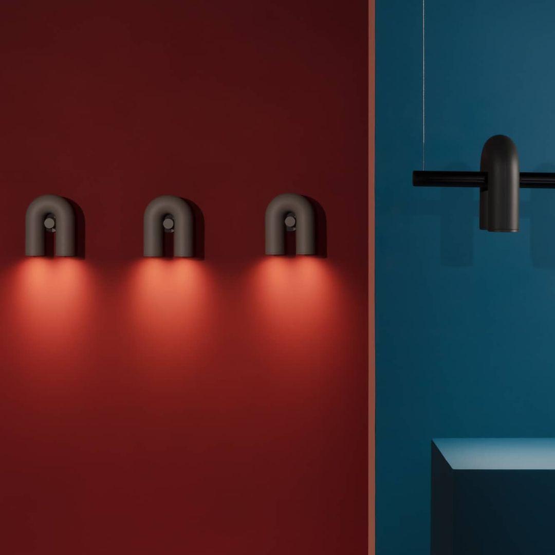 Minimalistyczna lampa ścienna
