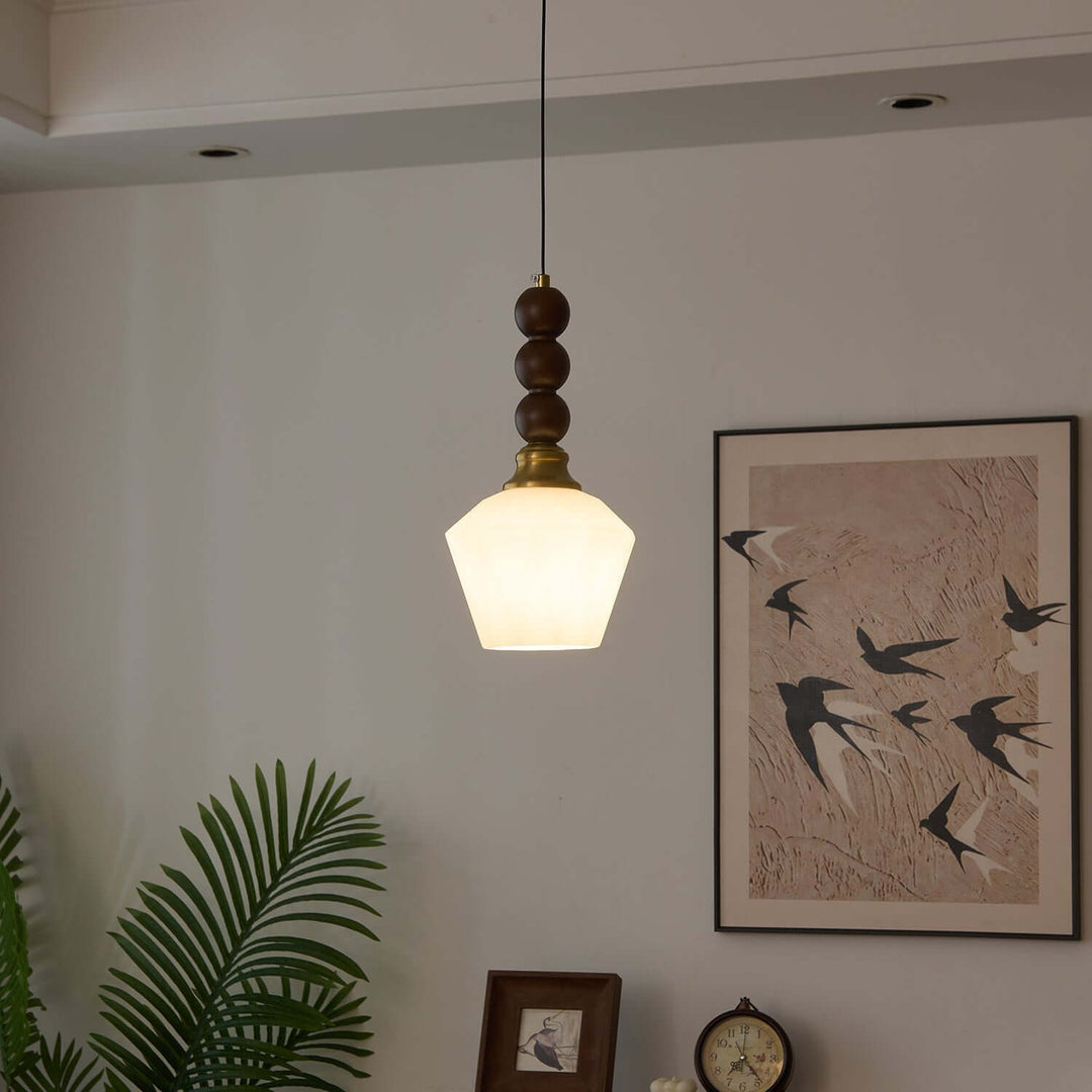 Elegancka szklana, drewniana i metalowa lampa wisząca