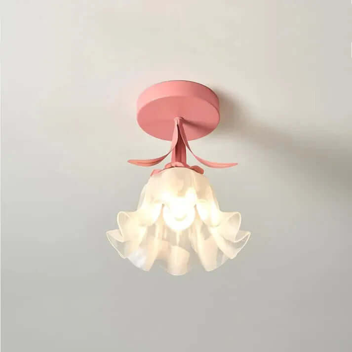 Prosta plafoniera Tiffany z mini-kwiatami