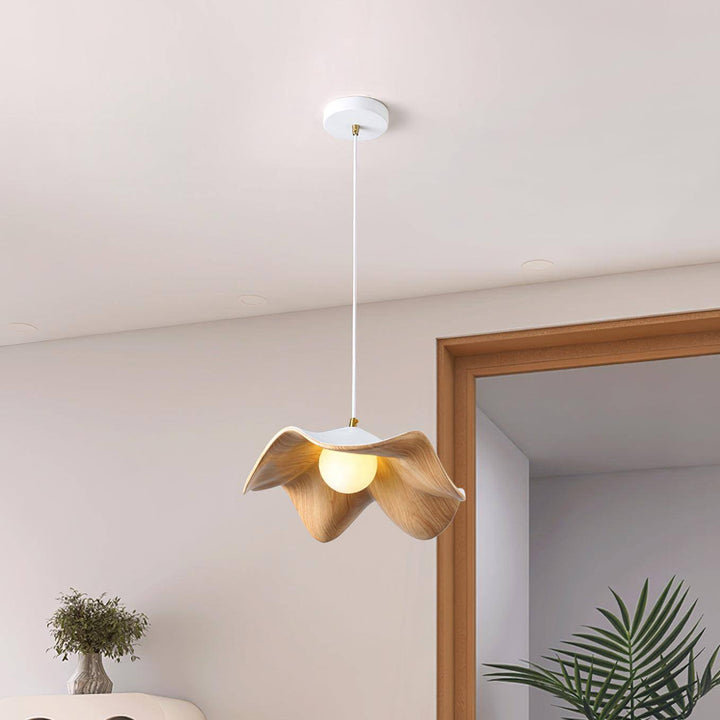Nowoczesna lampa sufitowa lotus w salonie