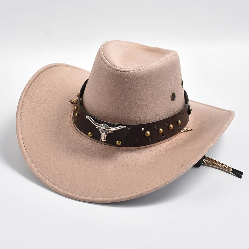 "Chapeau de cow-boy en cuir végétal avec jugulaire tressée, ajustable, vue de face, style western classique, accessoire femme