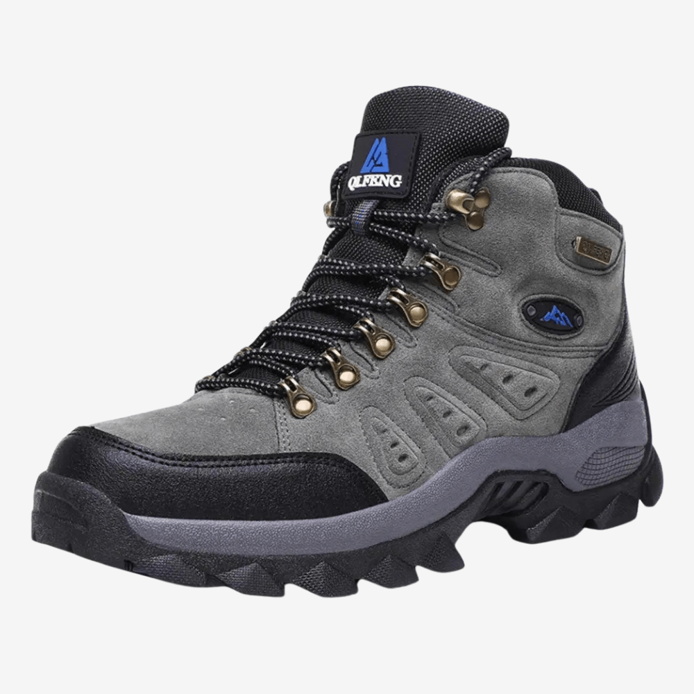 Chaussures de randonnée imperméables, robustes, profil aérodynamique, semelle antidérapante pour terrains difficiles.