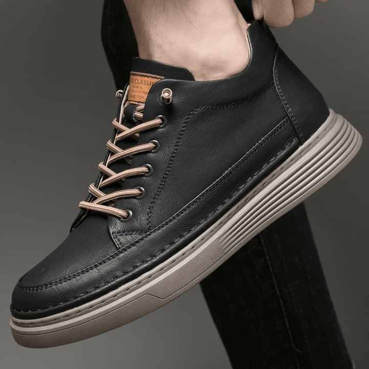Męskie ortopedyczne buty ze skóry, elegancki design, ergonomiczna podeszwa, najwyższy komfort, kolor czarny.