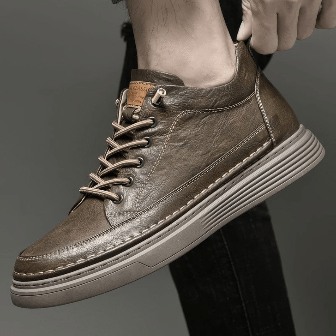 Męskie ortopedyczne buty ze skóry, elegancki design, ergonomiczna podeszwa, najwyższy komfort, kolor czarny.