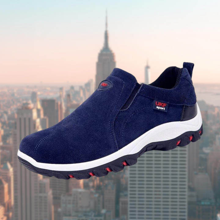 Szare męskie buty wsuwane, stylowe i wygodne, wykonane z wytrzymałych materiałów.